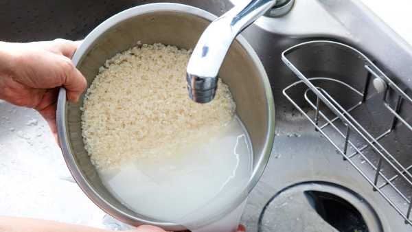 Muss man Reis vor dem Kochen wirklich waschen?